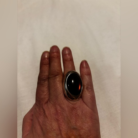 Silver or pewter oxidized ring with a smooth purple/amethyst stone. - Picture 8 of 9